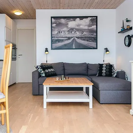 Apartment 4 Person In R M