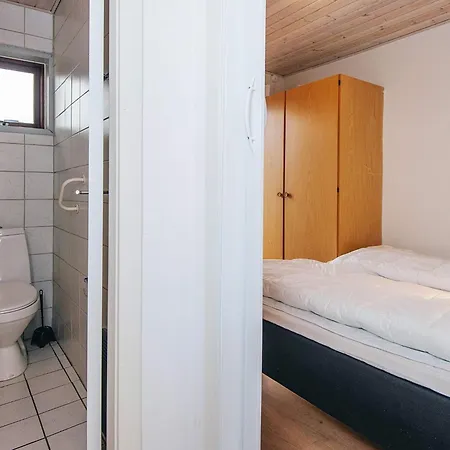 Apartment 4 Person In R M *