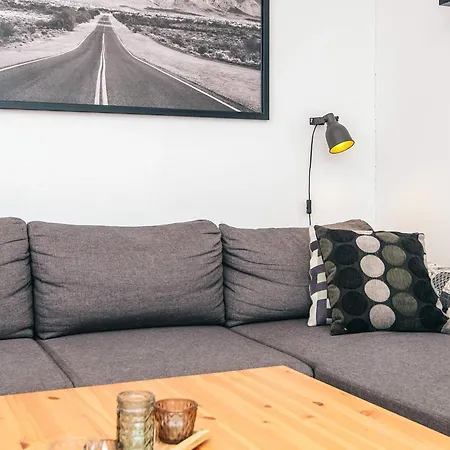 4 Person In Romo-by Traum Daire